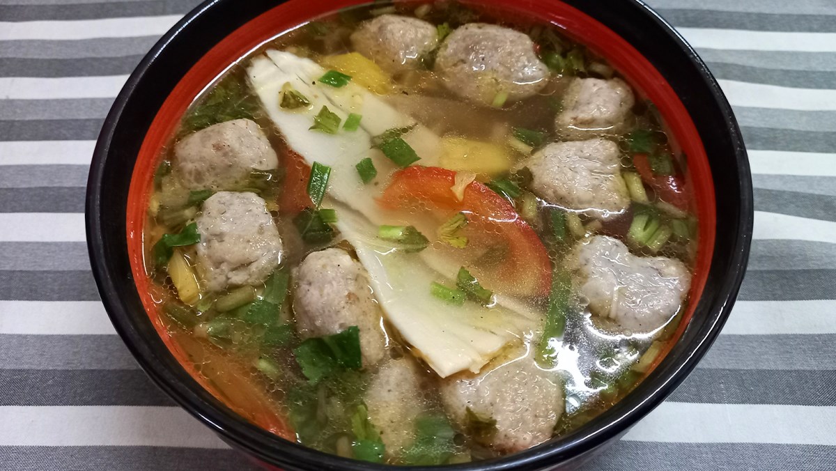 Canh Chả Cá Nấu Măng Chua